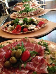 155060 Flammkuchen Ovaal Middel 33X23Cm doos 10x10st